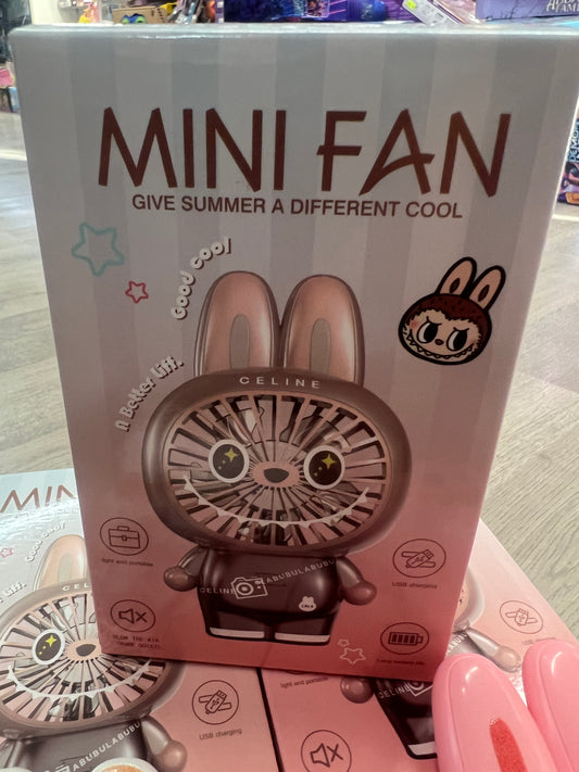 Mini travel Labubu Fan